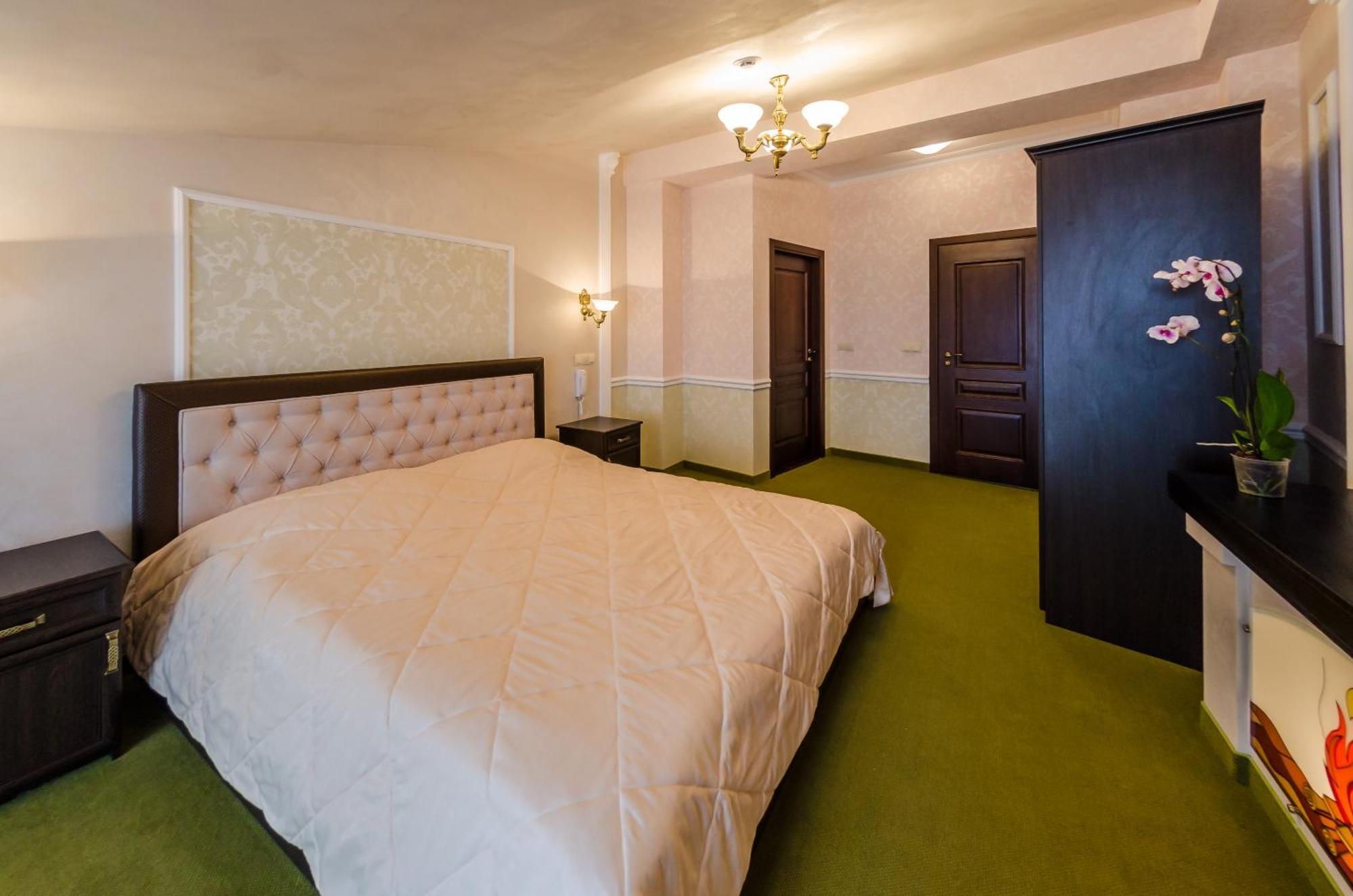 Franz Hotel&Restaurant Iwano-Frankiwsk Zimmer foto